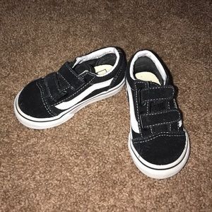 Low-cut Black Vans baby size 5.5